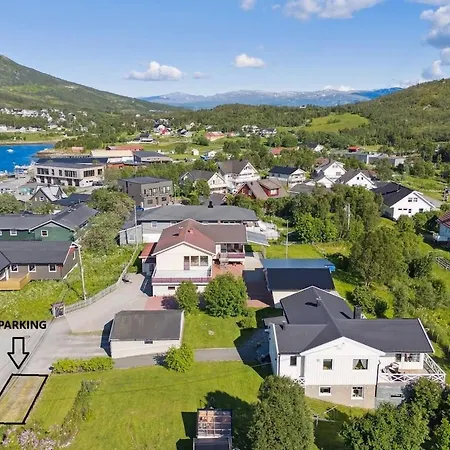 Big With Free Parking