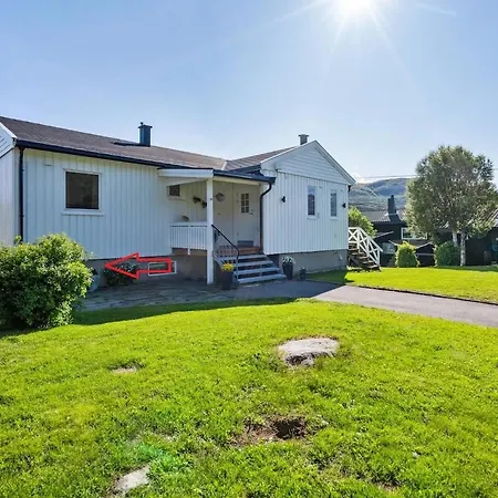 Big With Free Parking Apartment